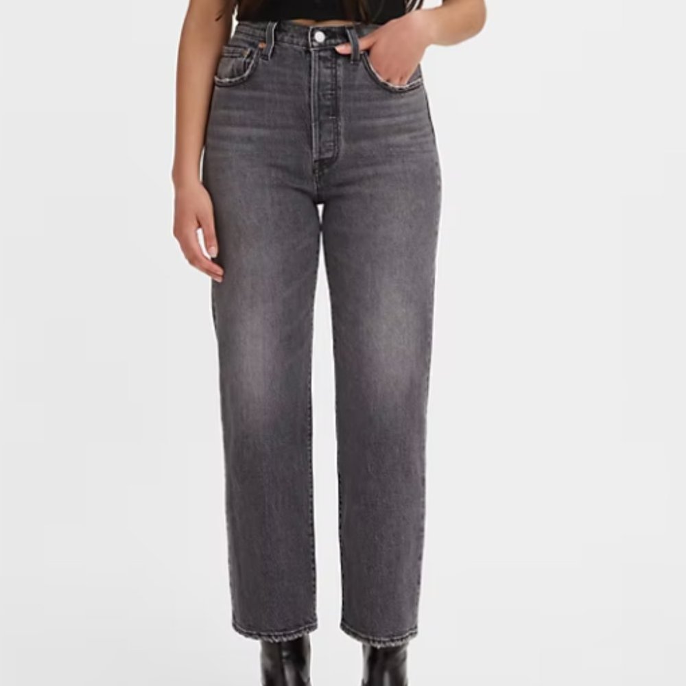 Levi's Ribcage Straight Ankle Jeans